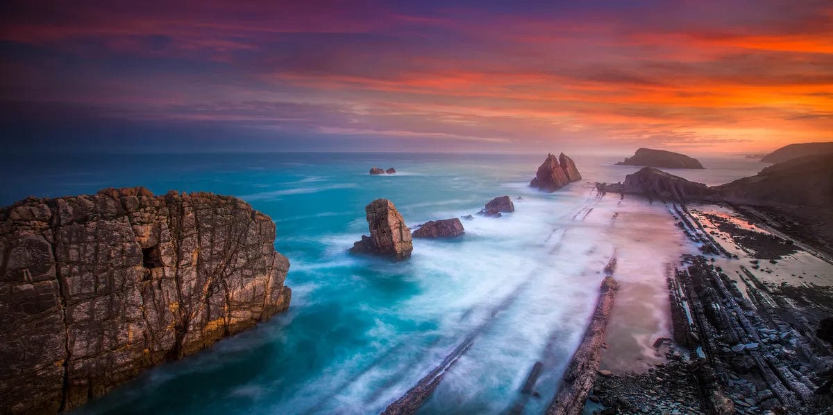 Tablou Canvas - Coasta de Stanci pe Mare Albastra