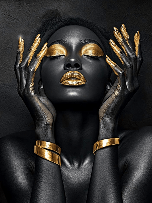 Tablou Canvas - Femeie Africana cu Bratari si Unghii de Aur