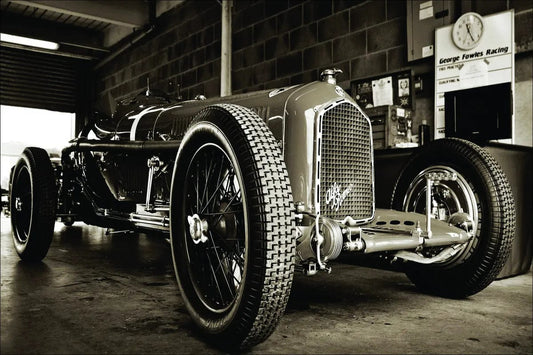 Tablou Canvas - Eleganta Automobilului de Odinioara