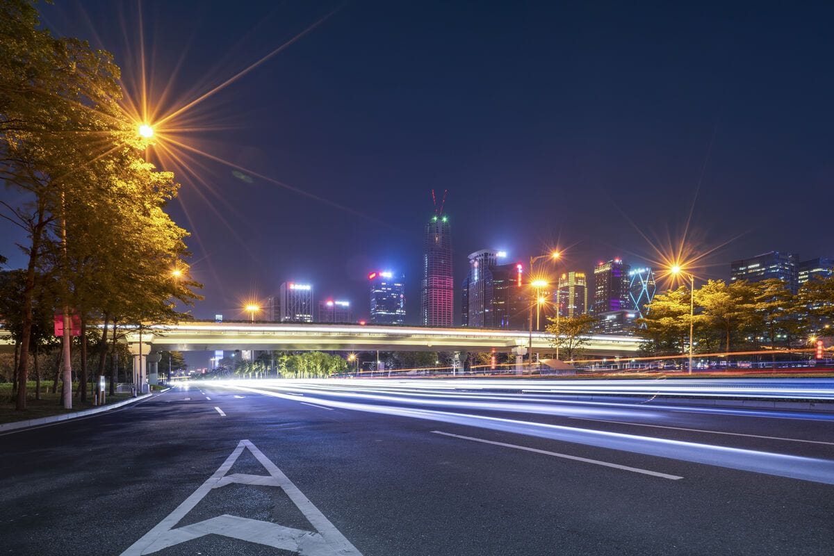 Vedere citadina pe timp de noapte