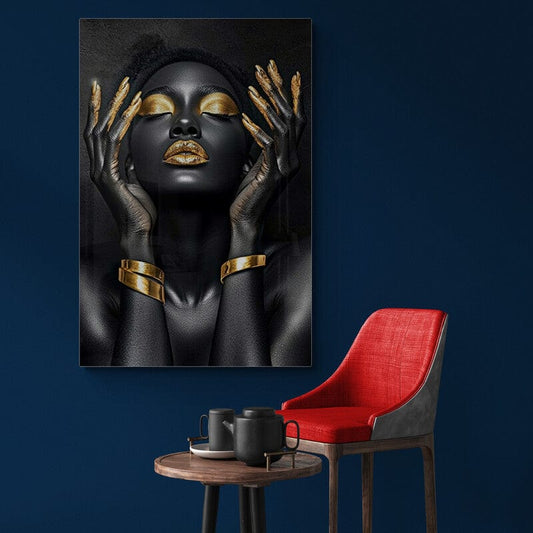 Tablou Canvas - Femeie Africana cu Bratari si Unghii de Aur
