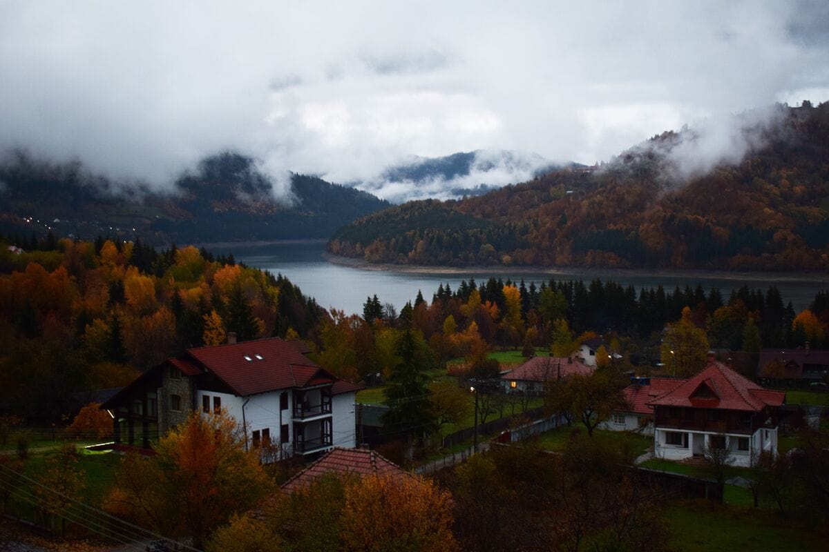 Tablou Canvas - Langa Lacul Bicaz - Zibo.ro