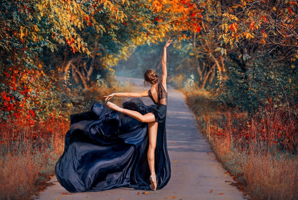 Tablou pe sticla in relief - Dansatoare in natura