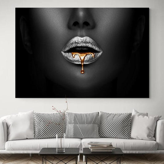 Tablou canvas - Picatura de aur pe buze - Cameradevis.ro Cameradevis.ro