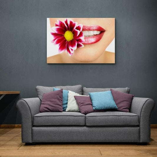 Tablou Canvas - Petale pe buze - Cameradevis.ro