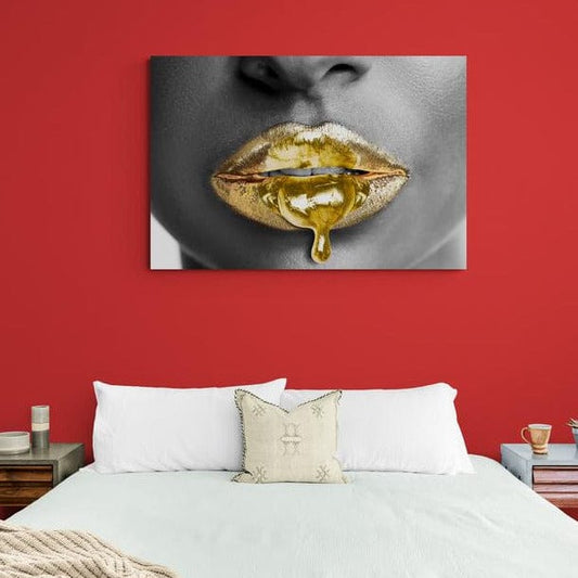 Tablou canvas - Picatura de miere pe buze - Cameradevis.ro
