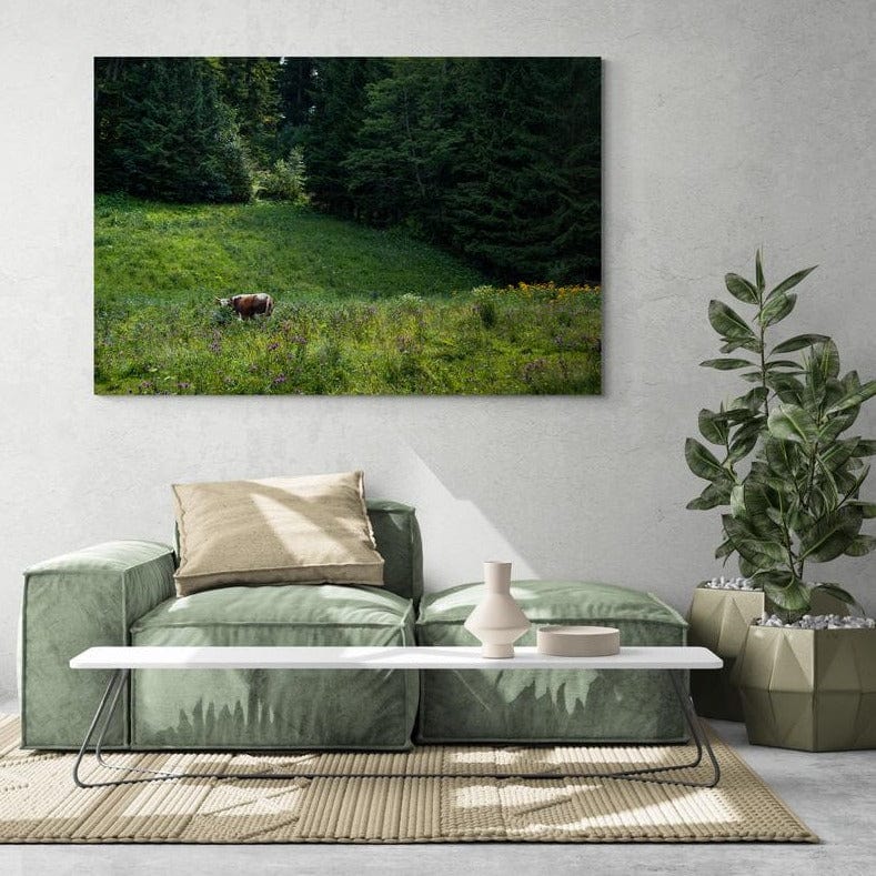 Tablou canvas romanesc - Văcuță la păscut - Cameradevis.ro