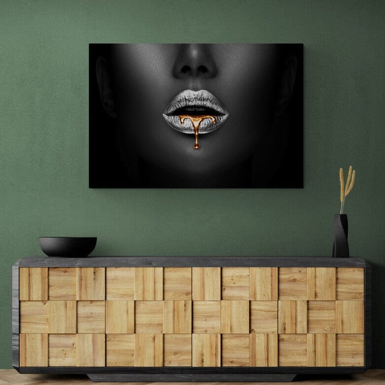 Tablou canvas - Picatura de aur pe buze - Cameradevis.ro Cameradevis.ro
