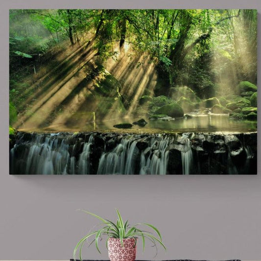 Tablou canvas - Raze pe cascada - Cameradevis.ro Cameradevis.ro