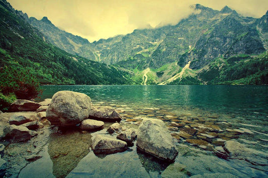 Tablou Canvas - Lac Uimitor in Munti