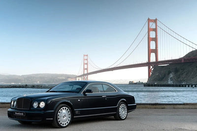 Tablou decorativ - Masina in fata Golden Gate Bridge