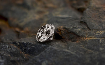 Tablou decorativ - Diamant pe piatra