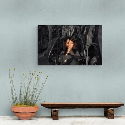 Tablou Canvas - Femeie in lanul de porumb