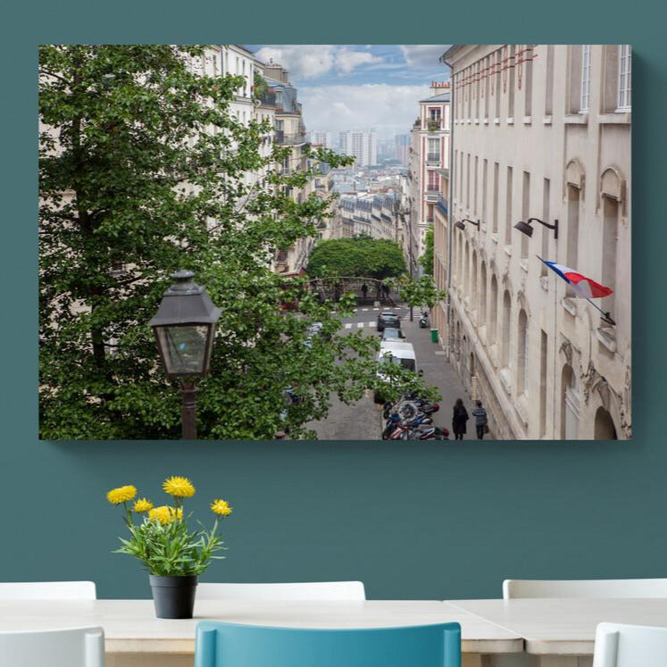Tablou Canvas - Strada din cartierul Montmartre Paris - Cameradevis.ro
